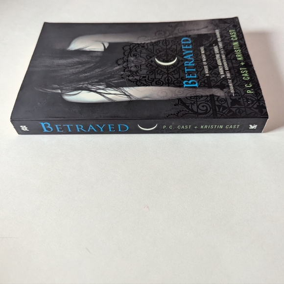 4/$20 BETRAYED (A House of Night Novel #2) by P. C. Cast and Kirstin Cast - Picture 5 of 5